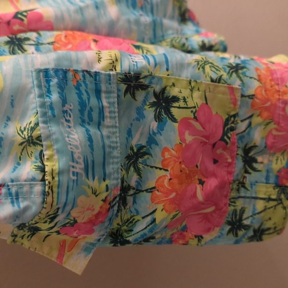 Hollister Mens swim shorts. Medium. - Picture 3 of 4